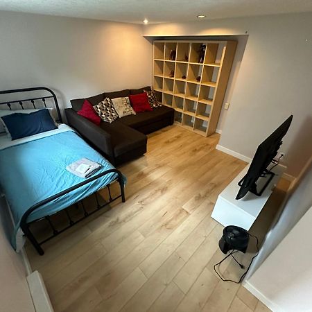 Artistic Apartment Near Downtown ビクトリア エクステリア 写真