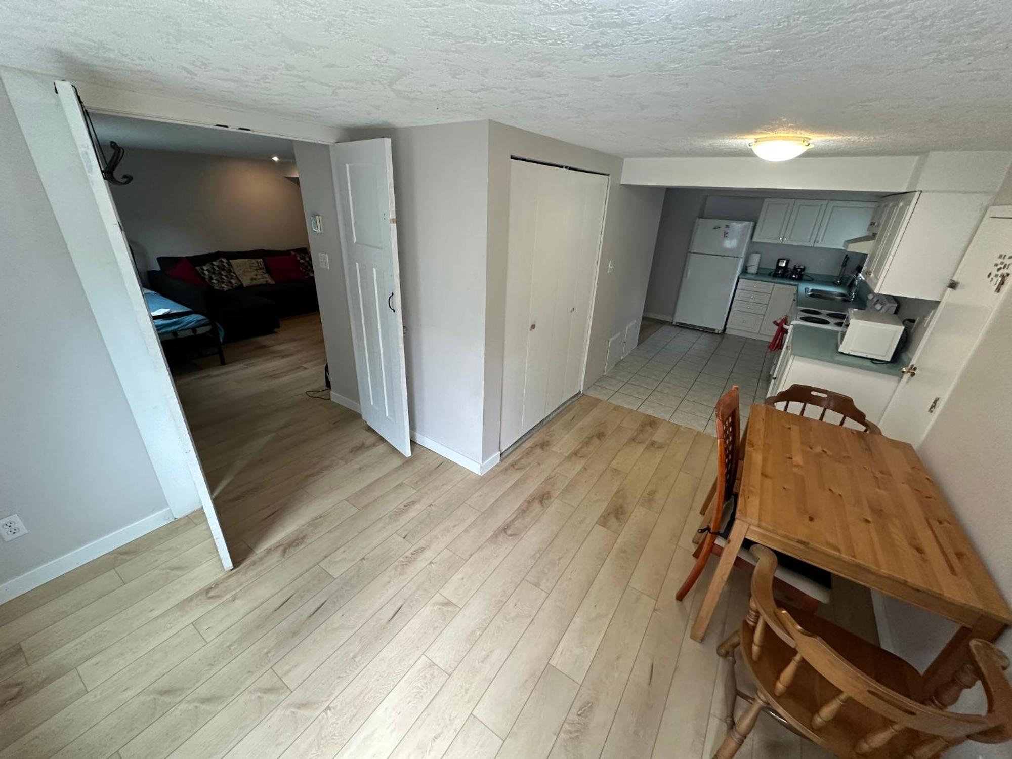 Artistic Apartment Near Downtown ビクトリア エクステリア 写真