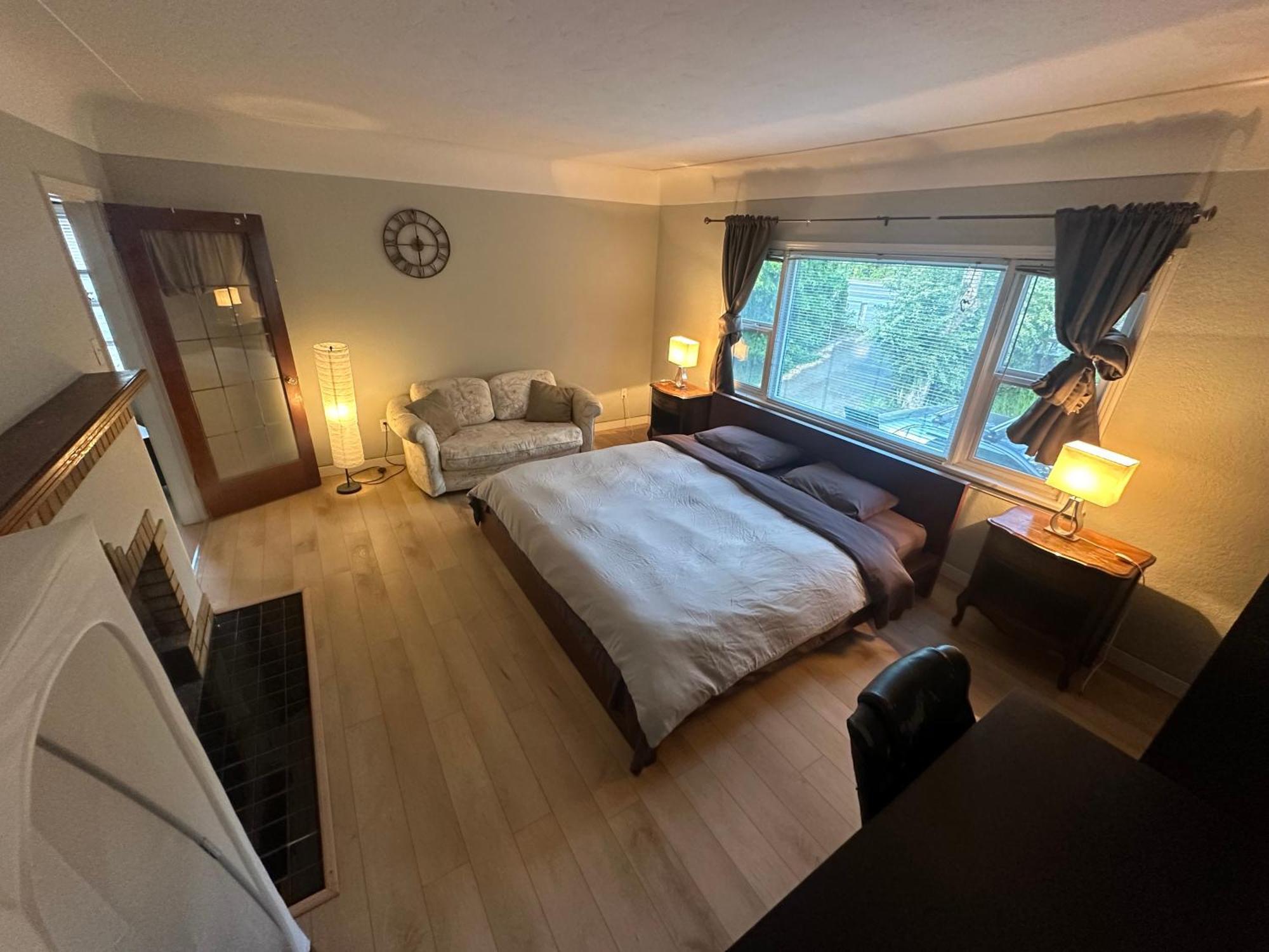 Artistic Apartment Near Downtown ビクトリア エクステリア 写真