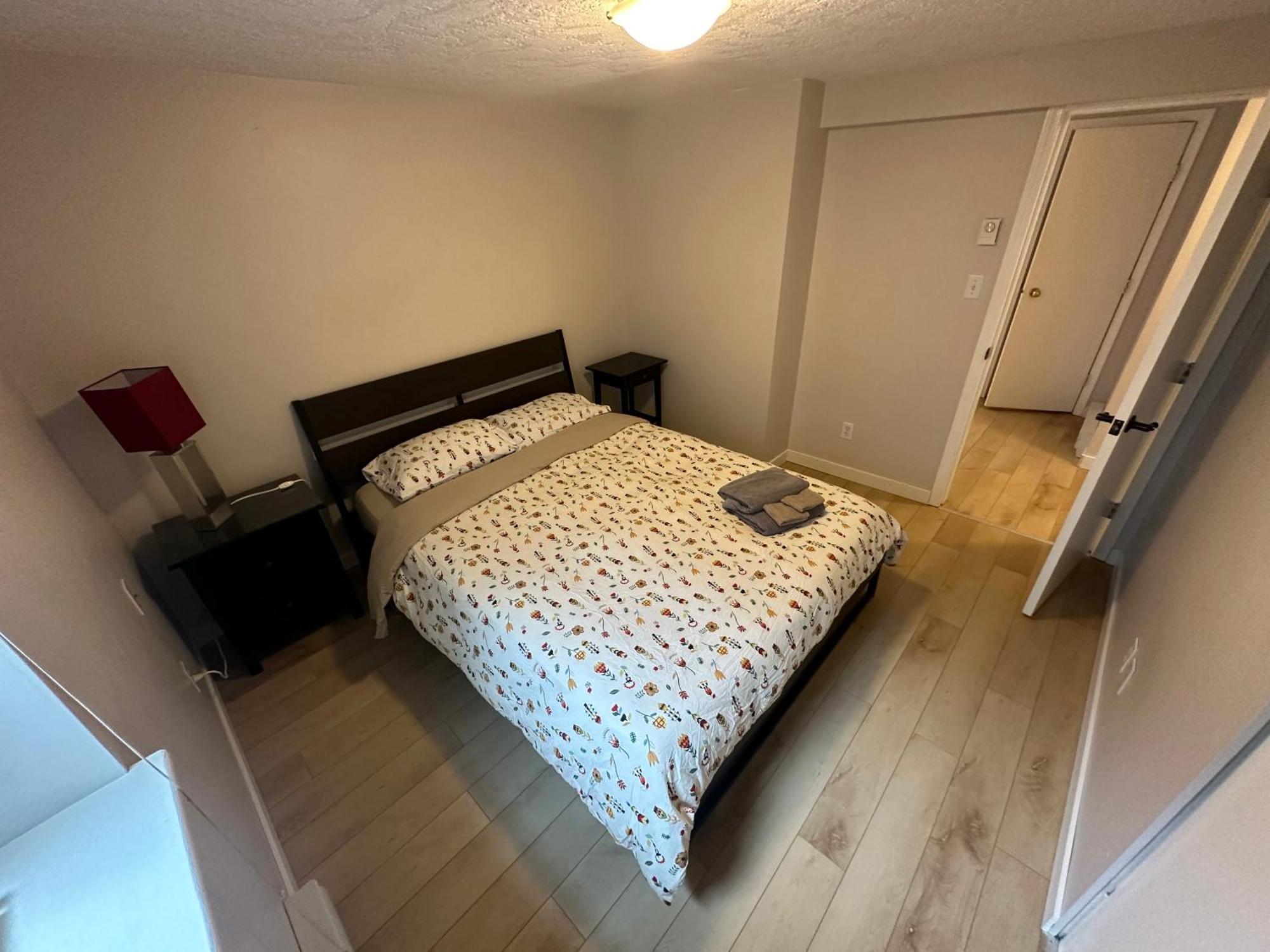 Artistic Apartment Near Downtown ビクトリア エクステリア 写真