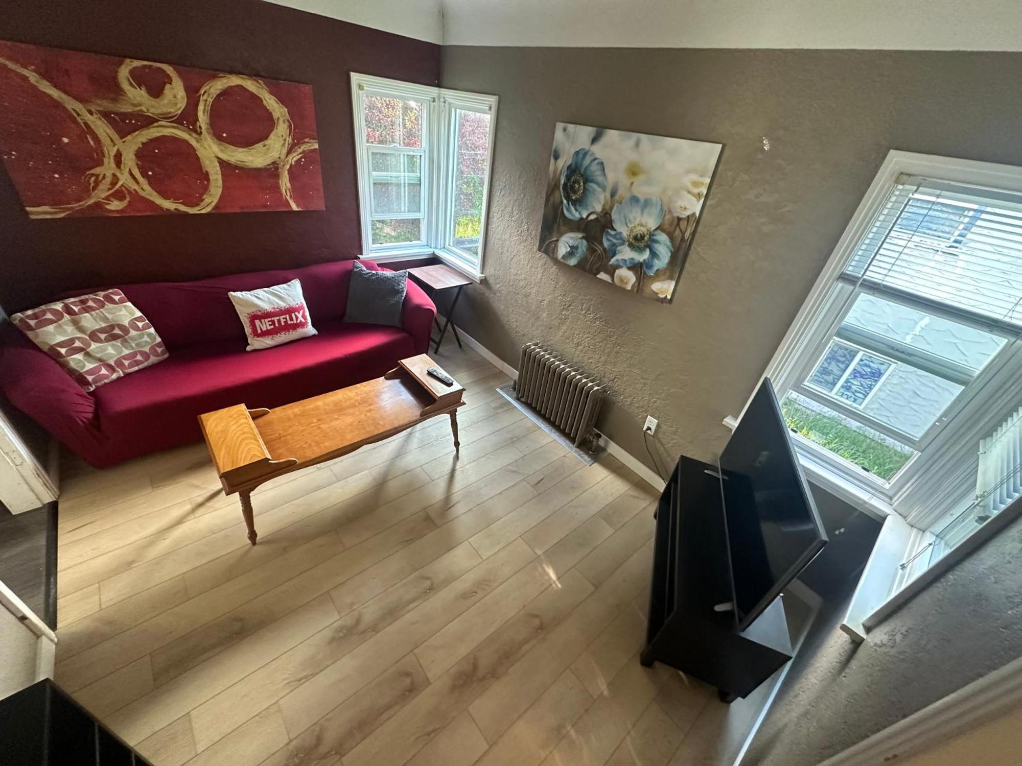 Artistic Apartment Near Downtown ビクトリア エクステリア 写真