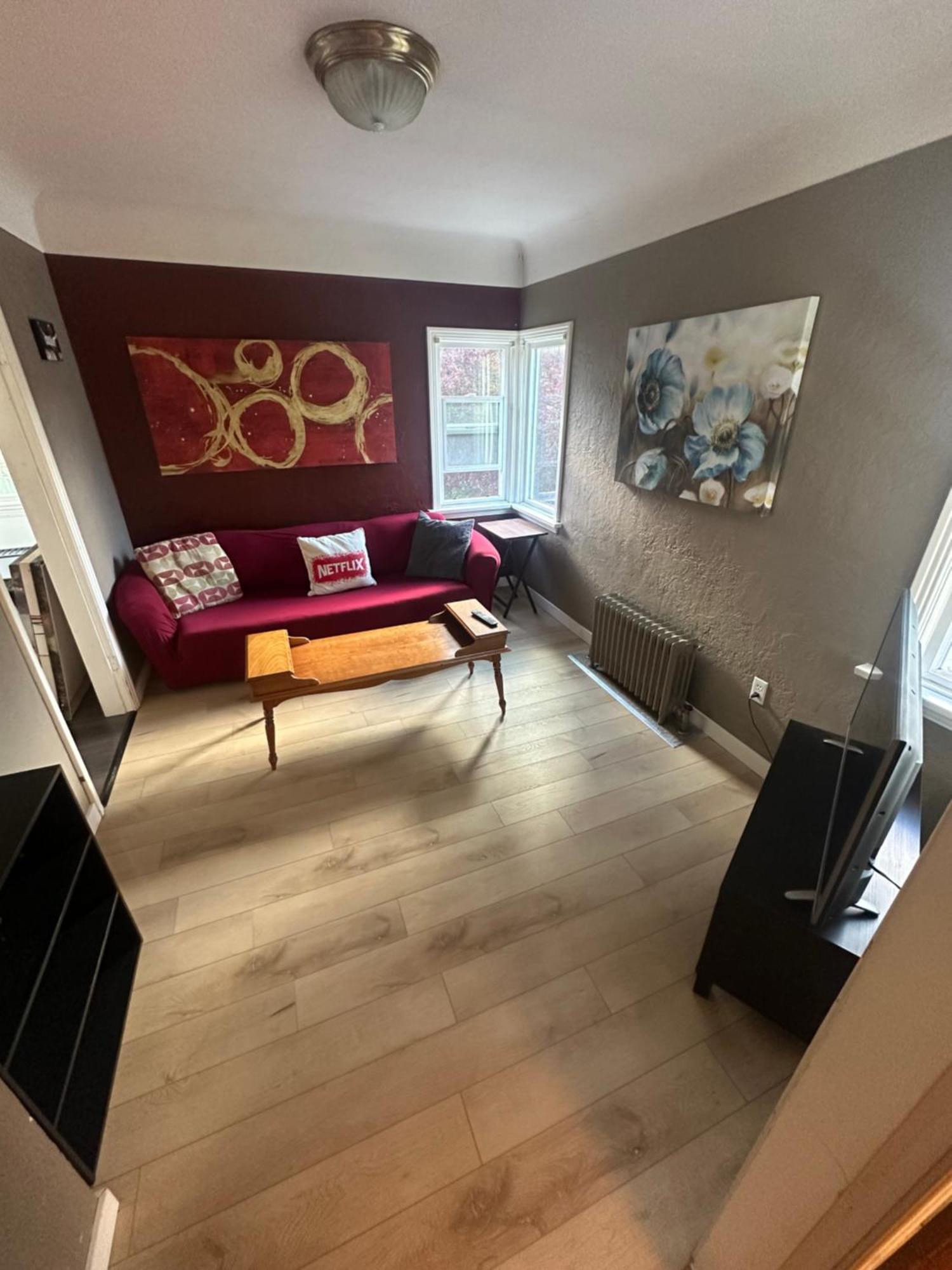 Artistic Apartment Near Downtown ビクトリア エクステリア 写真