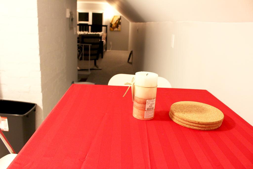 Artistic Apartment Near Downtown ビクトリア エクステリア 写真