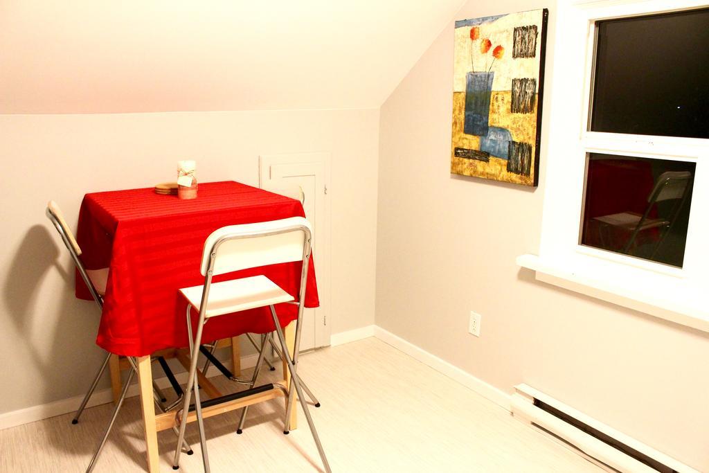 Artistic Apartment Near Downtown ビクトリア エクステリア 写真