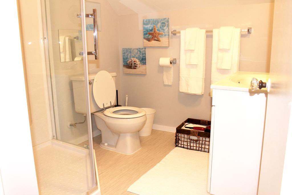 Artistic Apartment Near Downtown ビクトリア エクステリア 写真